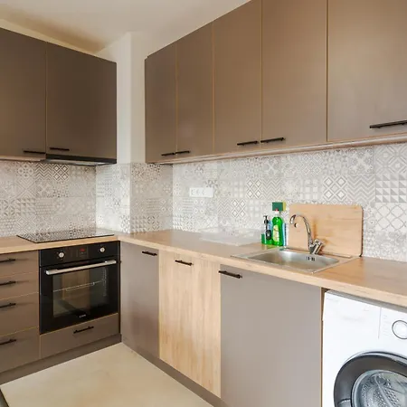 The Right Choice 8 Apartment *